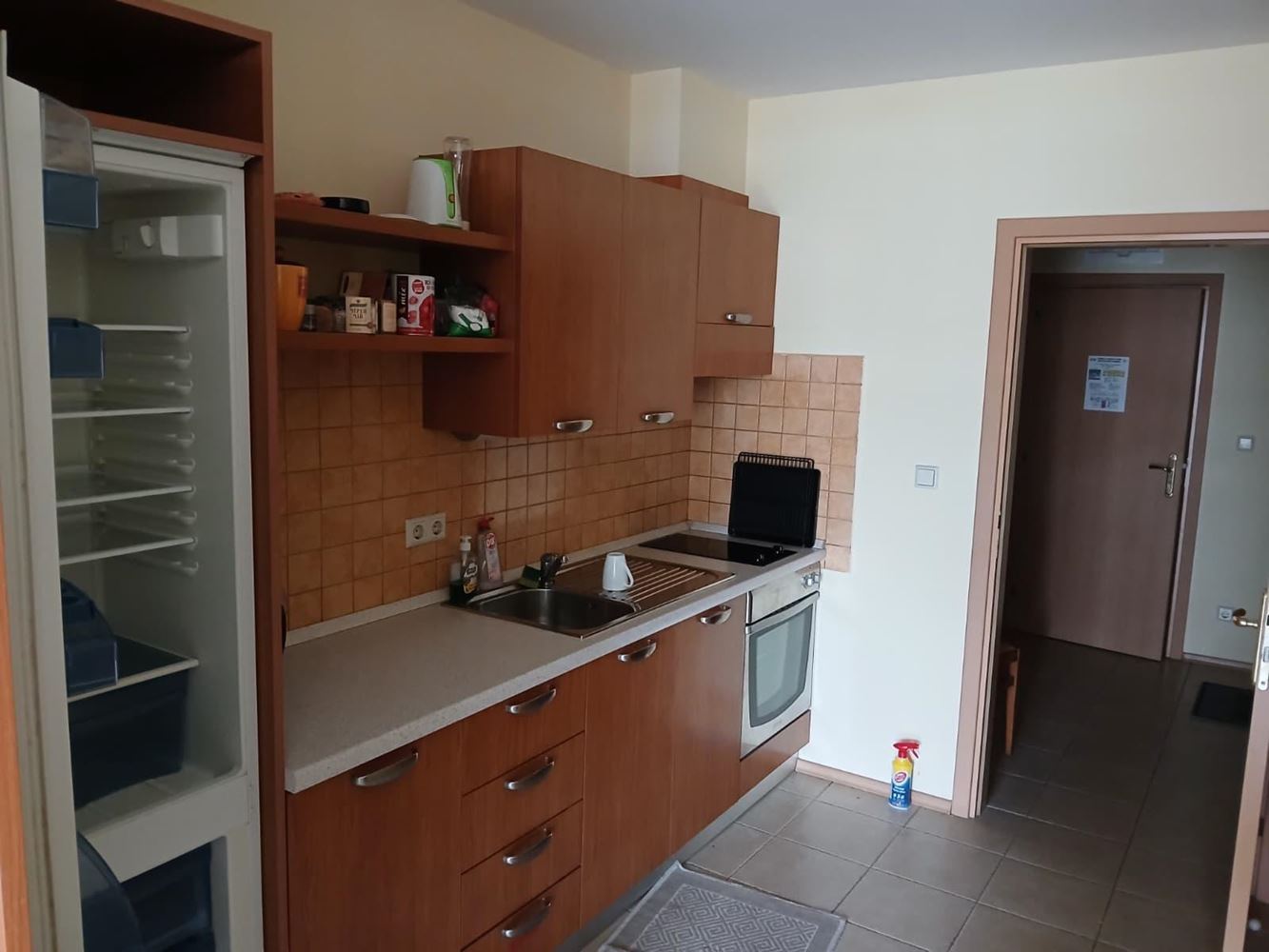 Attractive One-Bedroom Apartment on the First Line by the Sea in Pomorie – Comfort, Swimming Pools and Spa Facilities
