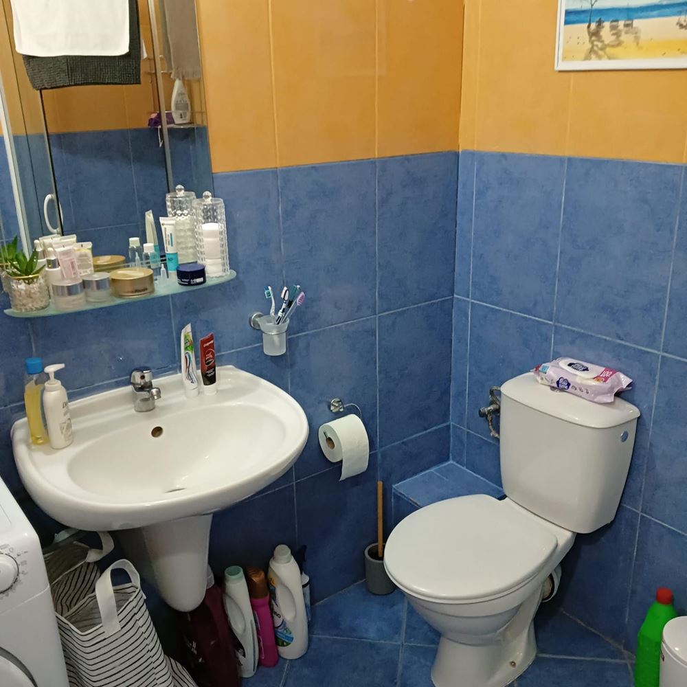 Spacious two-bedroom apartment with sea panorama in Ravda – just meters from the beach, fully furnished and with excellent investment potential
