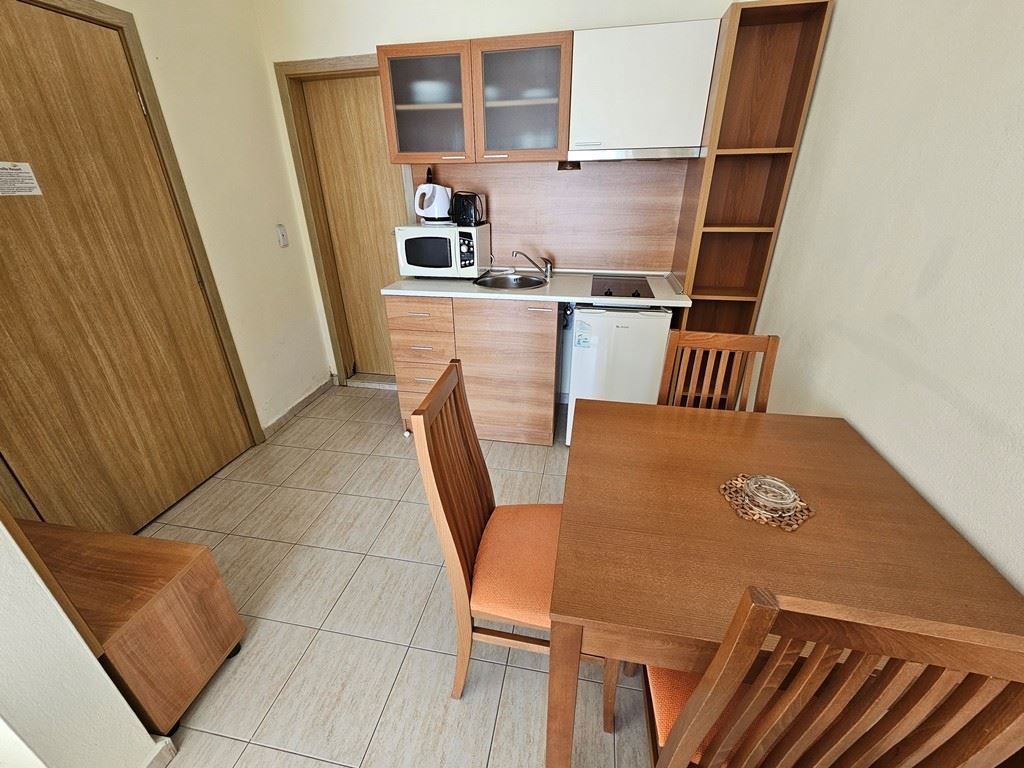 Stylish studio with panoramic pool view in Sunny Beach – ready for living and investment