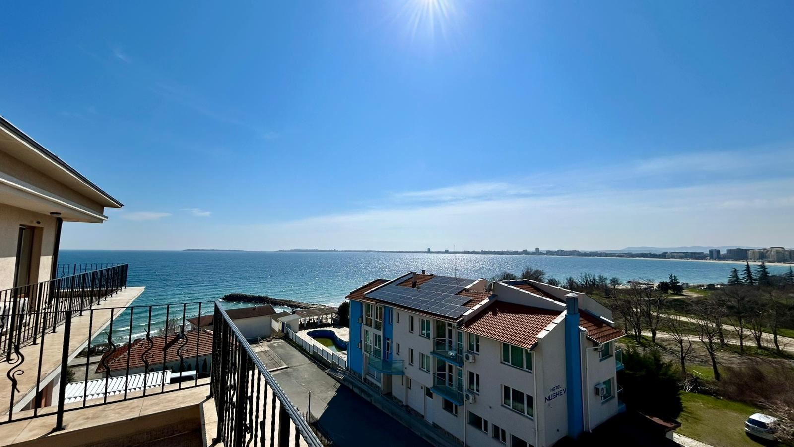 Sveti Vlas – three-bedroom apartment with direct panoramic sea view in a first-line complex