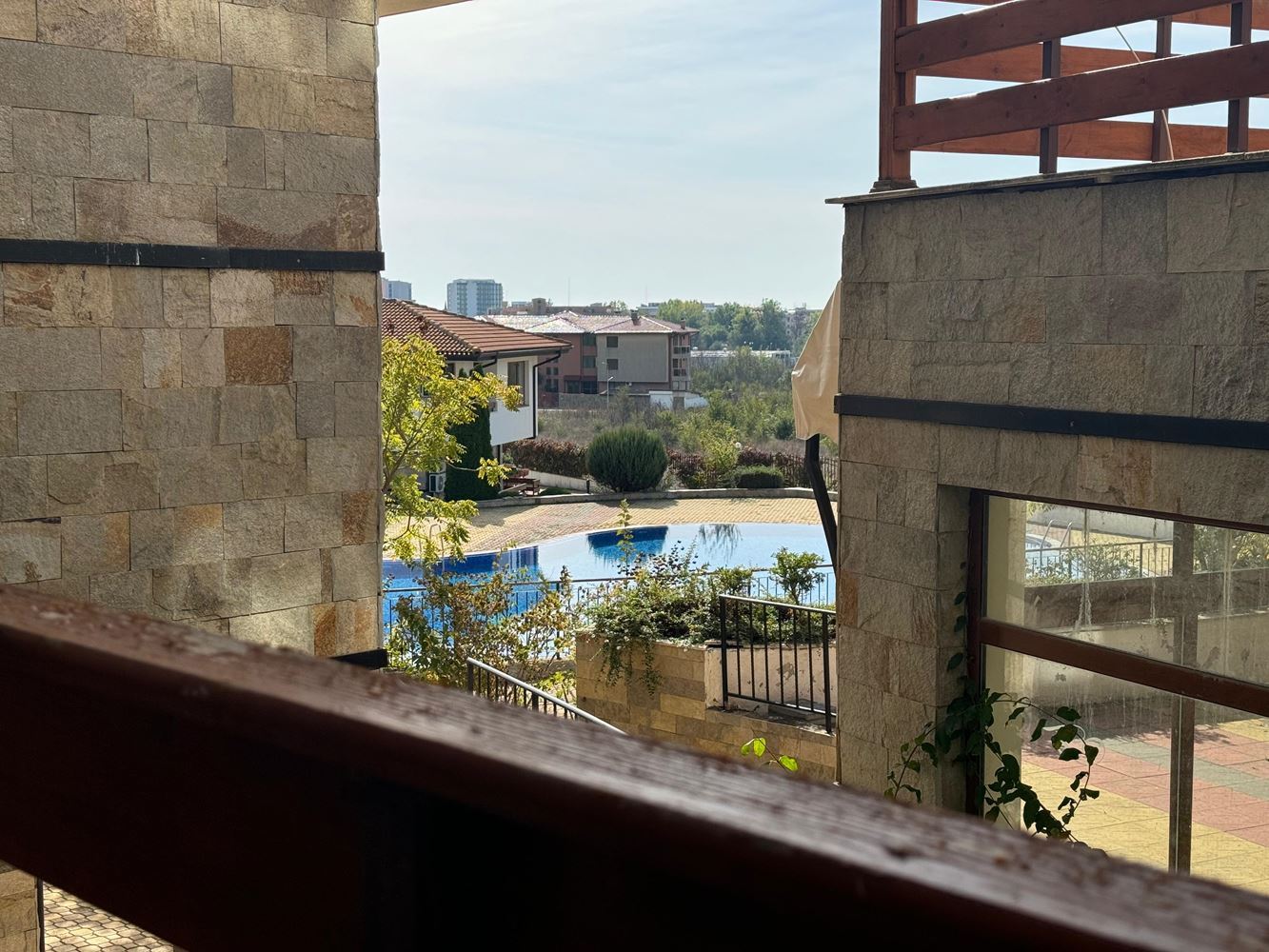 One-bedroom apartment with pool view on the outskirts of Sunny Beach – peace, nature, and year-round comfort