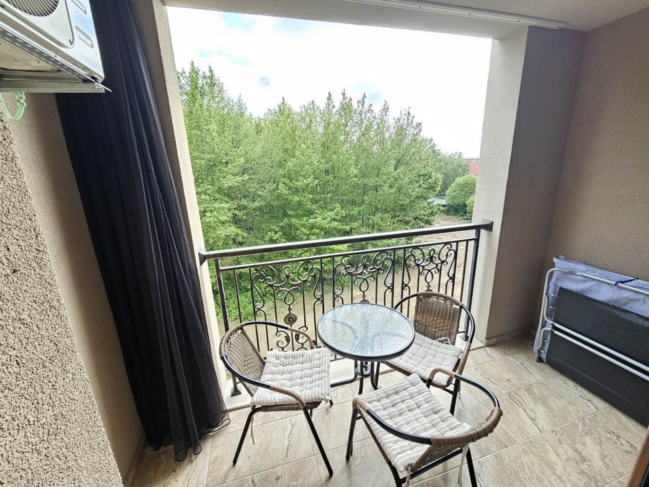 Studio with furniture in the center of Sunny Beach – ready for use or investment
