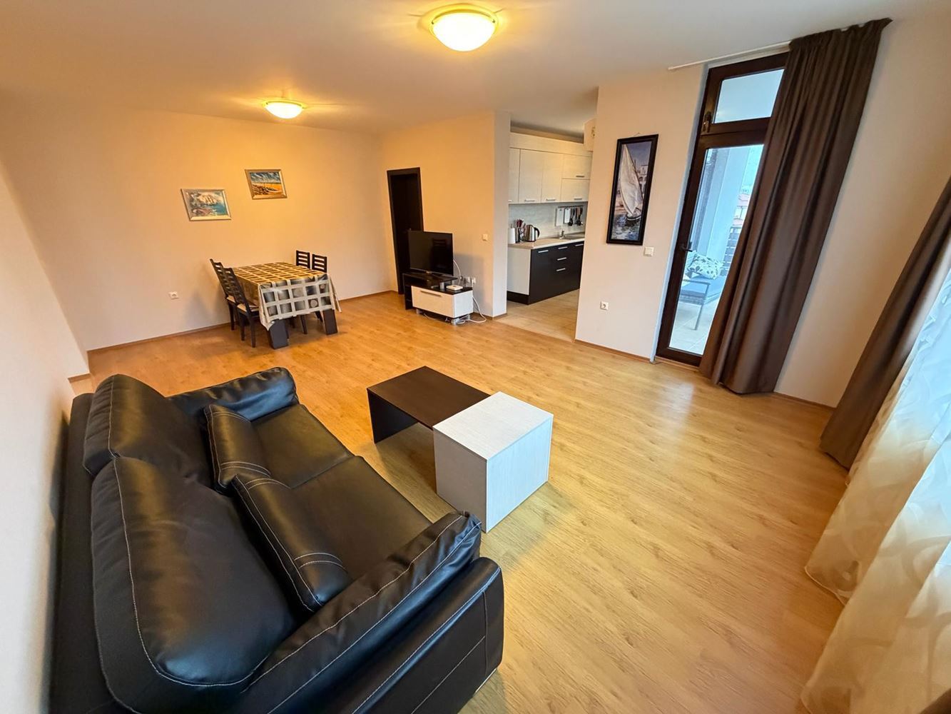 Spacious three-room apartment in Nessebar – fully furnished, in a quiet and fast-developing area near the sea