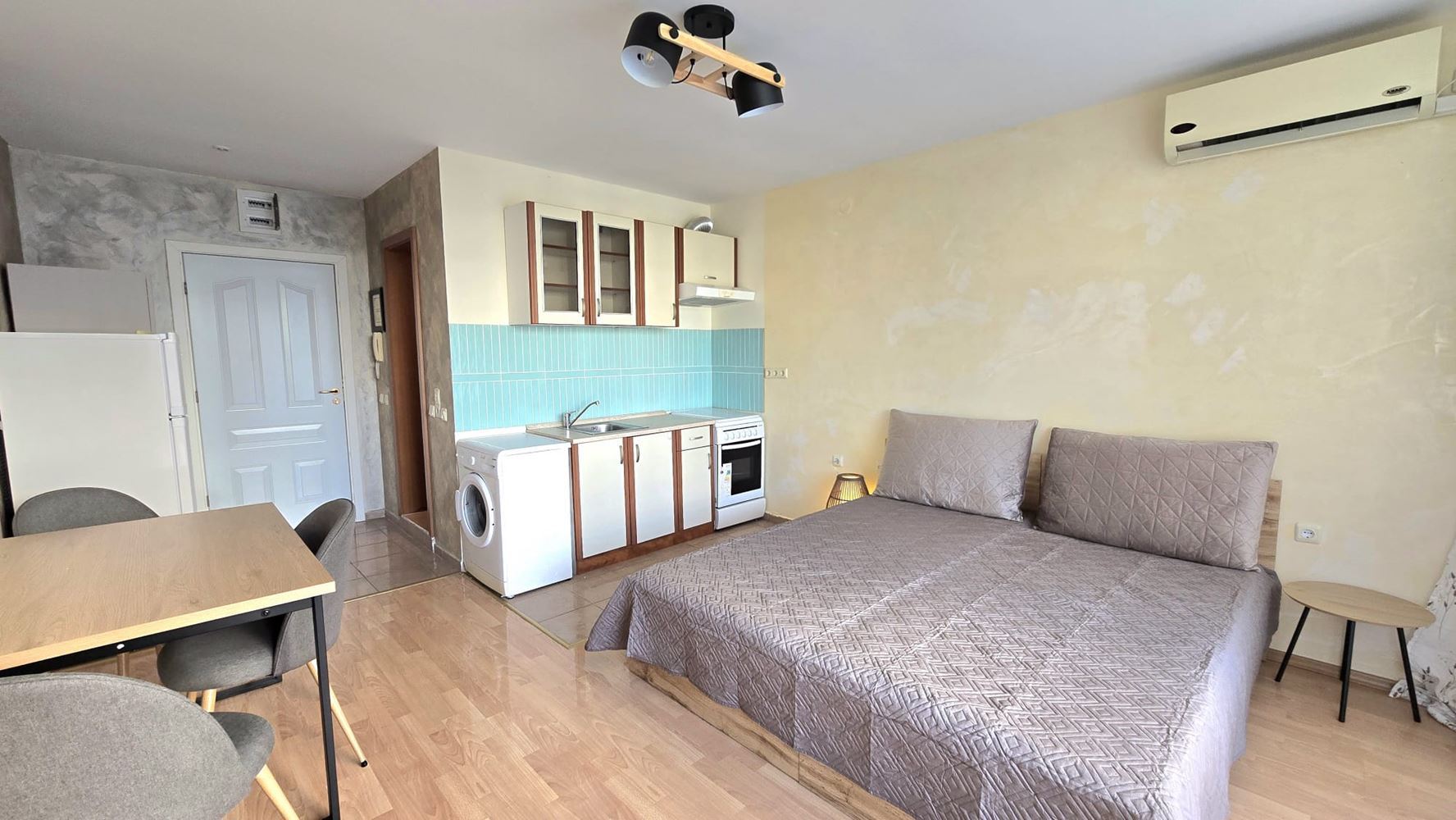 Bright Studio with Pool View in a Modern Complex in Sunny Beach