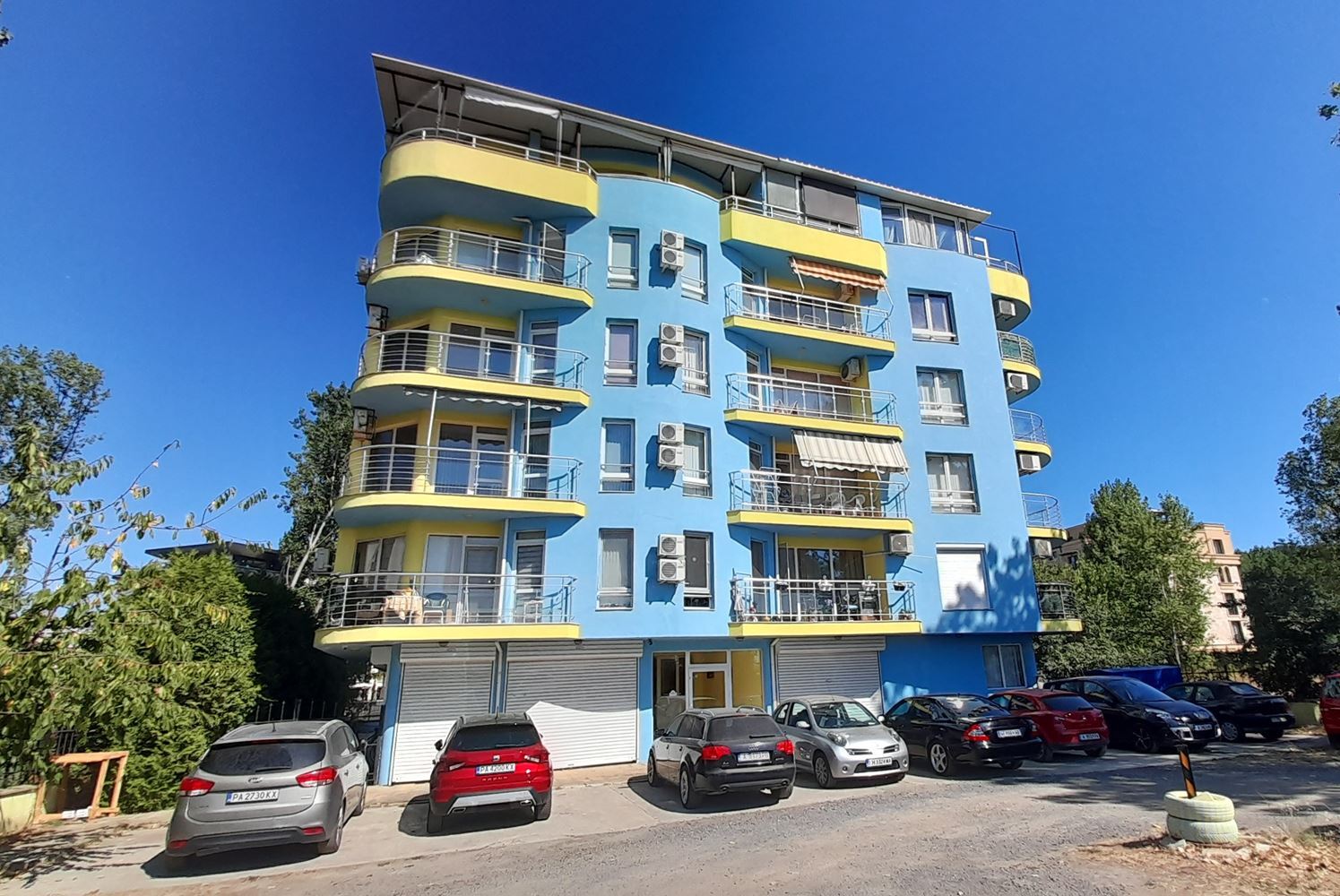 Ready to Move In – One-Bedroom Apartment with a Low Maintenance Fee in Sunny Beach