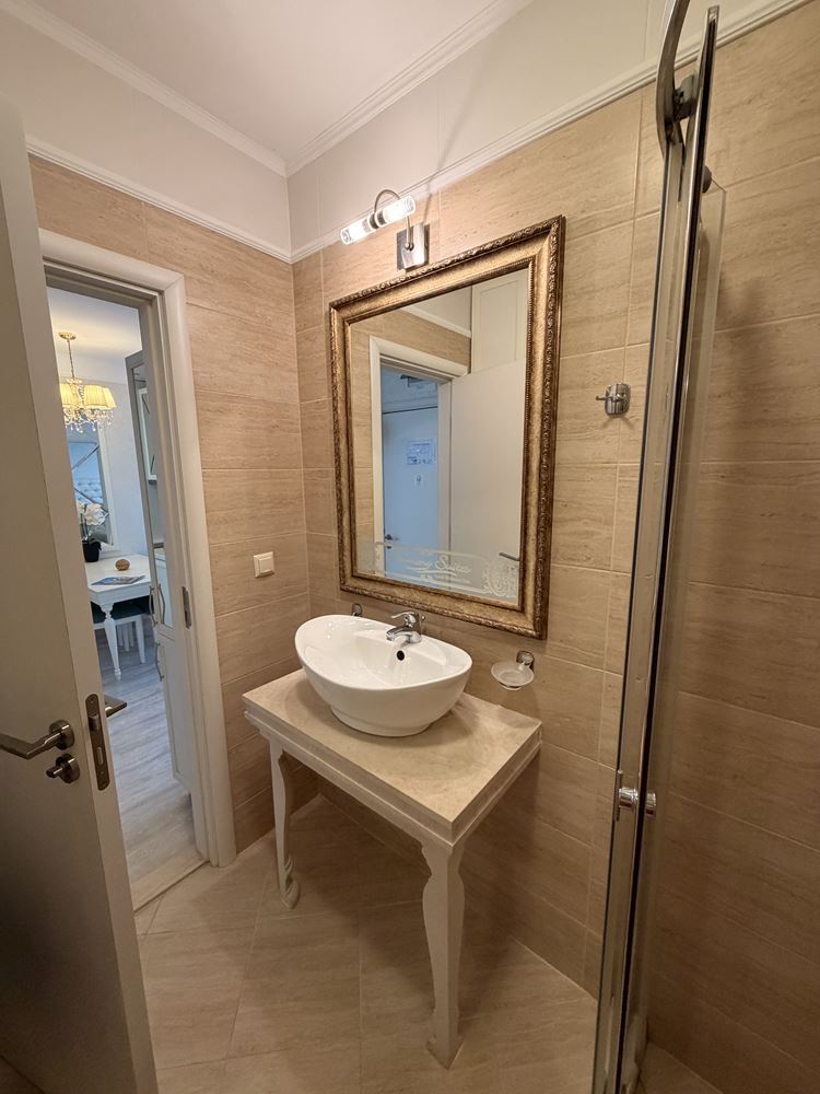 One-Bedroom Apartment with a View of the Park and Swimming Pool in a Prestigious Complex in Sunny Beach