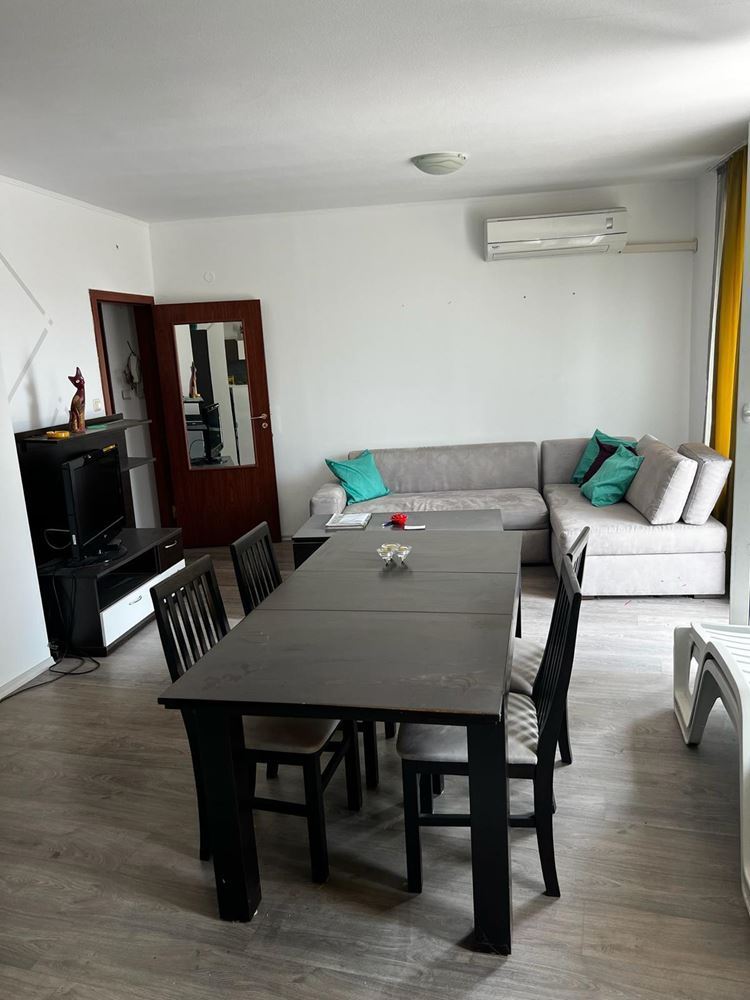 The Perfect Holiday Investment with an Excellent Location – Spacious Apartment 100 Metres from the Sea