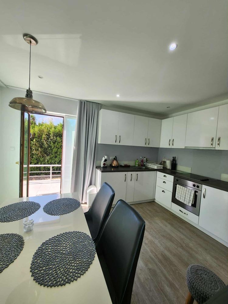 Two-bedroom apartment with pool view in Sveti Vlas – comfort, style and excellent location