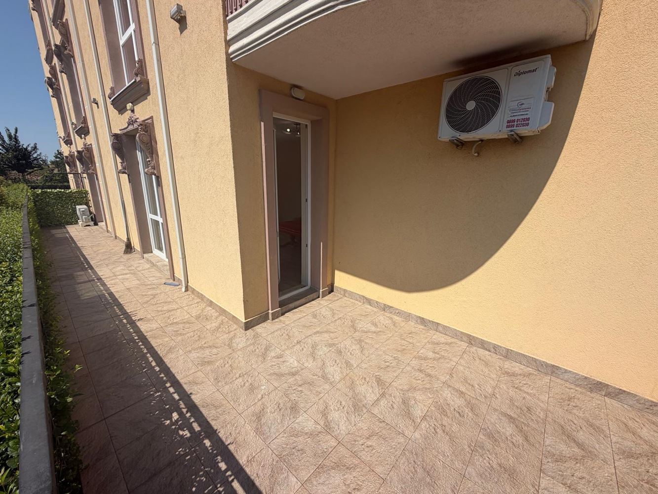 Cozy one-bedroom apartment with a huge terrace in Ravda – your own private space by the sea