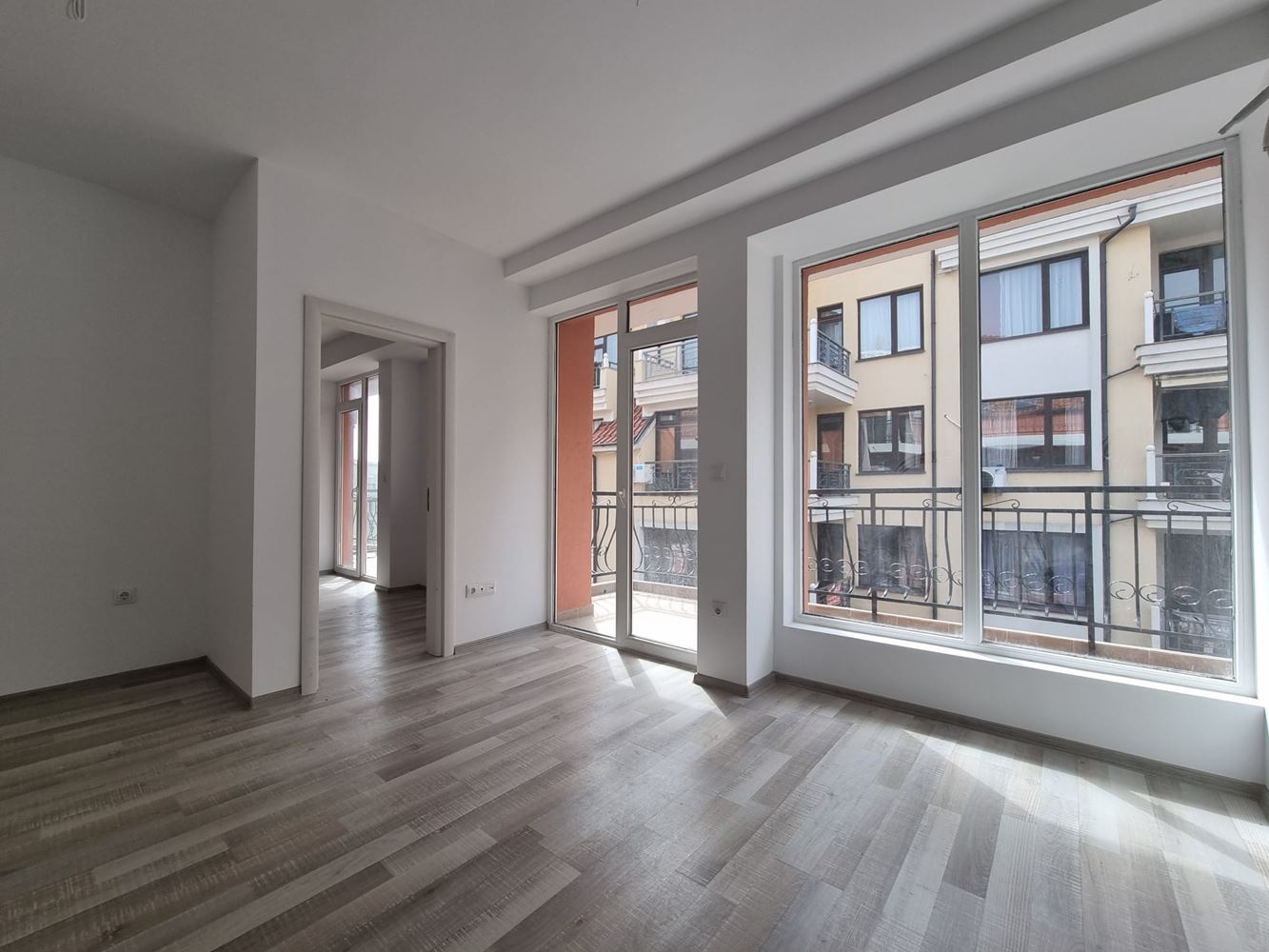 One-bedroom apartment in Sveti Vlas with no maintenance fee – comfort and tranquility 400 m from the sea