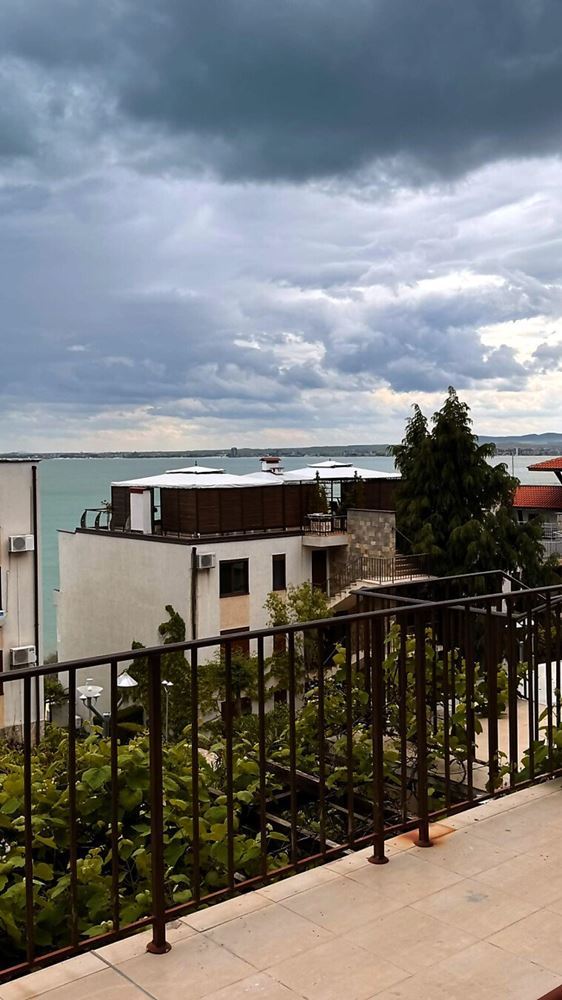 Three-room Apartment with Sea View in a Prestigious Complex in Sveti Vlas