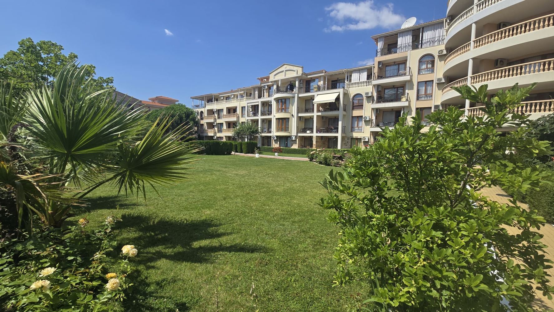 One-Bedroom Apartment on the First Line by the Sea in Sveti Vlas – Ready to Move In!