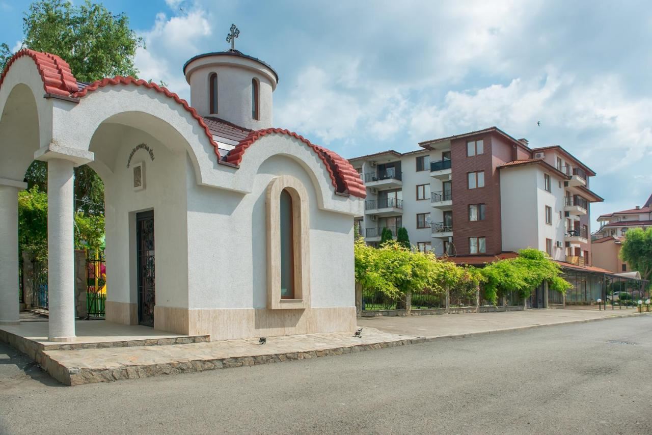 Apartment with two bedrooms and pool view in Nessebar – space, comfort and excellent location just 300 meters from the sea