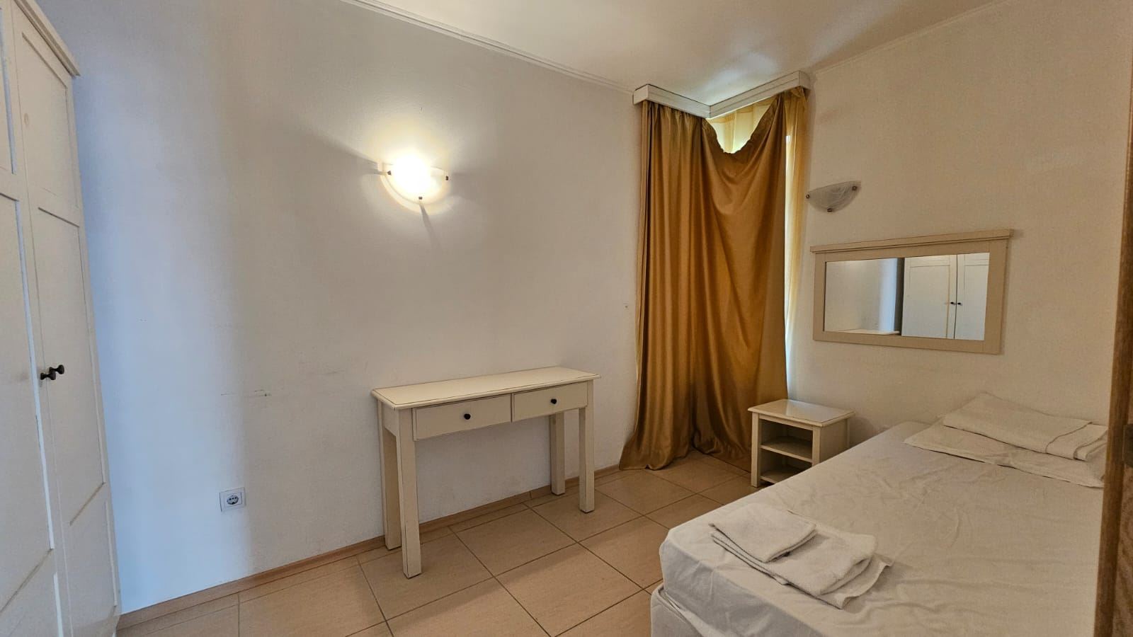 Two-Bedroom Apartment with No Maintenance Fee, Right Next to a Supermarket