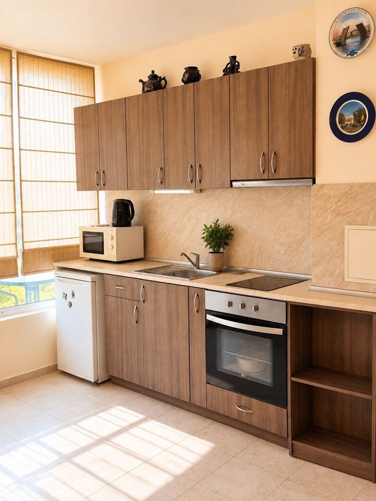Pomorie, the Centre and the Sea Just a Step Away – Cosy One-Bedroom Apartment with Partial Sea View