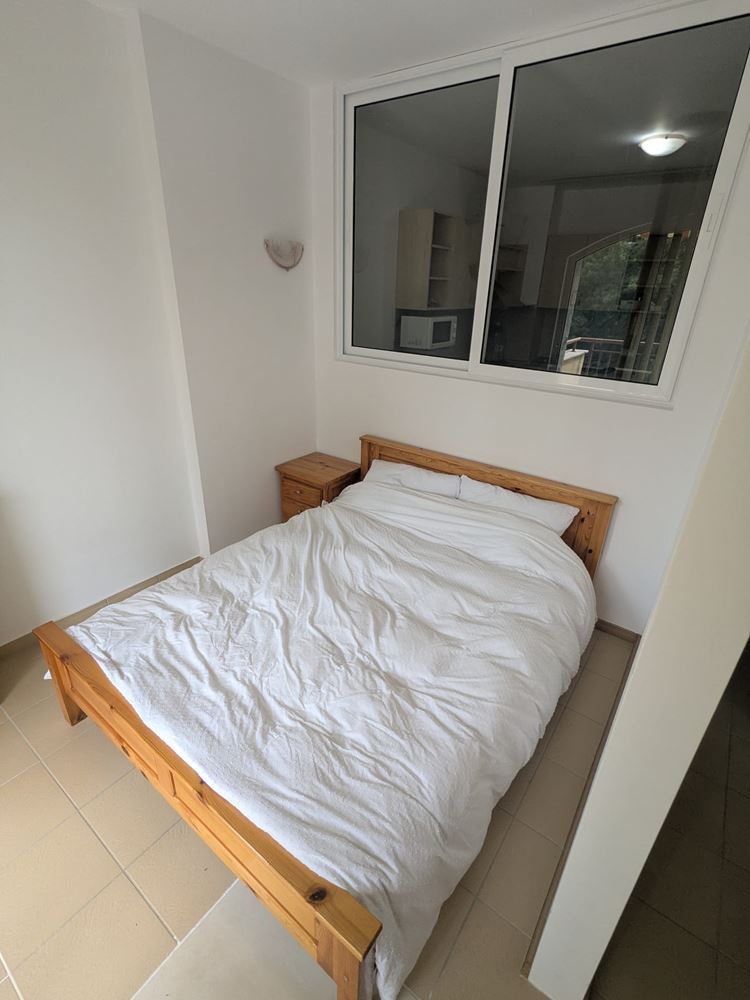 Spacious apartment with two bedrooms and frontal sea panorama in a residential complex in Ravda