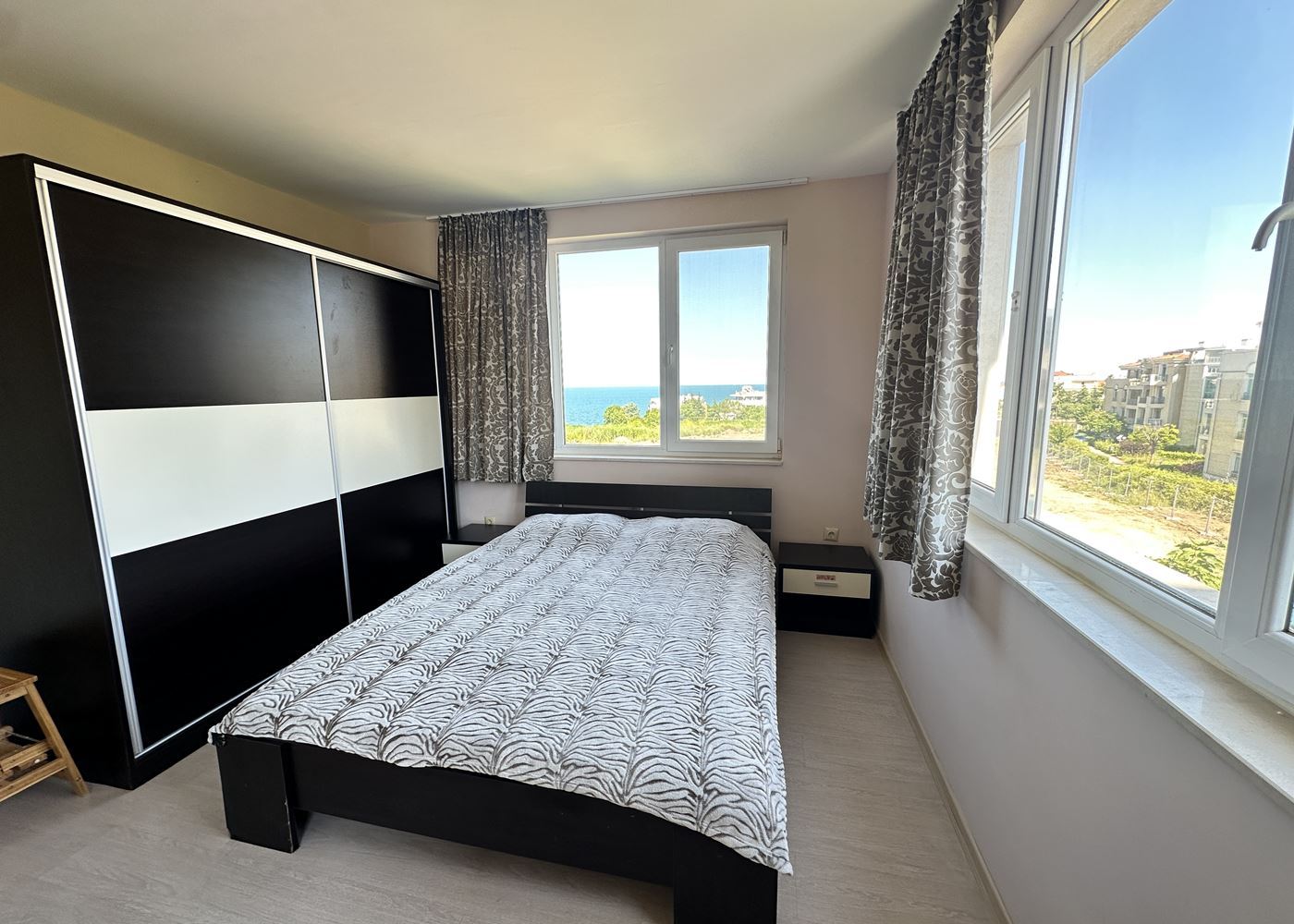 Spacious one-bedroom apartment with panoramic sea view in Chernomorets – a ready home by the sea