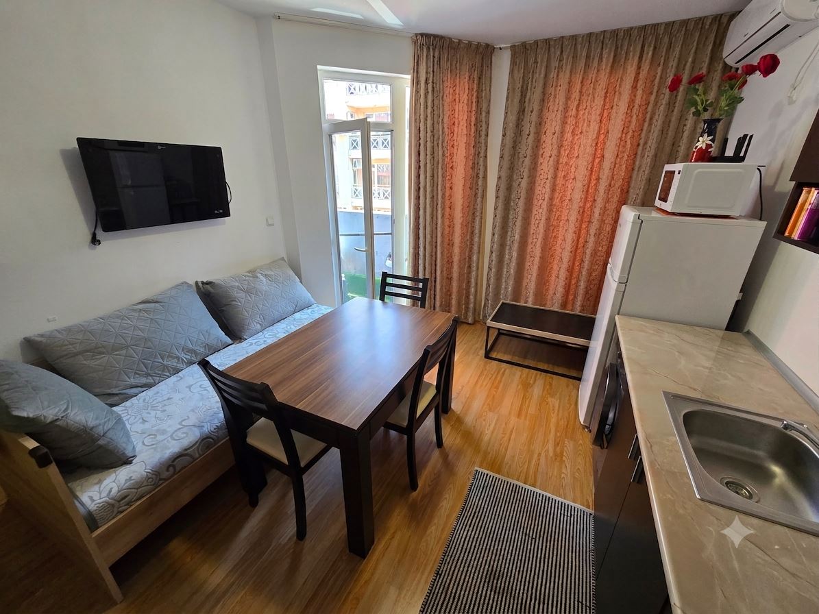 Cozy One-Bedroom Apartment in a Complex with Its Own Infrastructure