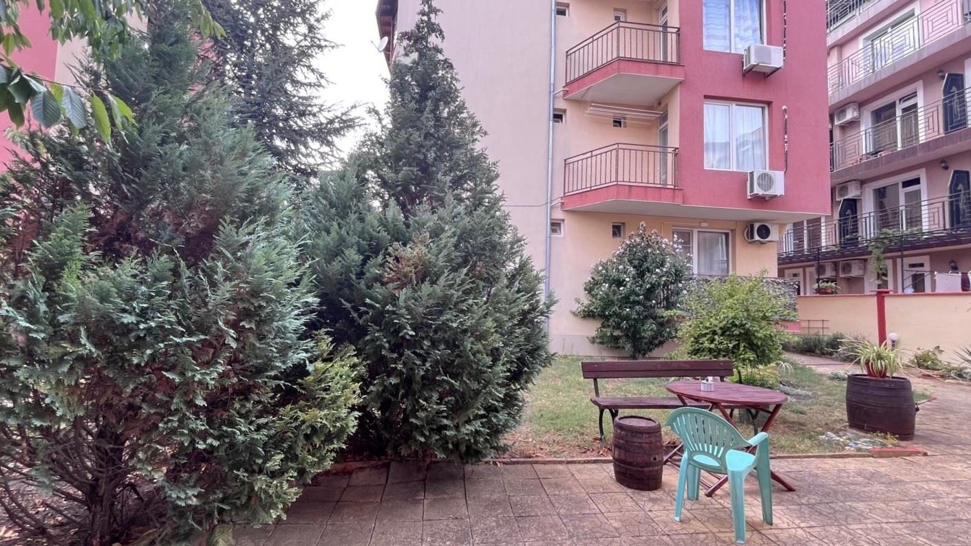 Cozy Apartment with One Bedroom and Direct Garden Access in the Heart of Ravda