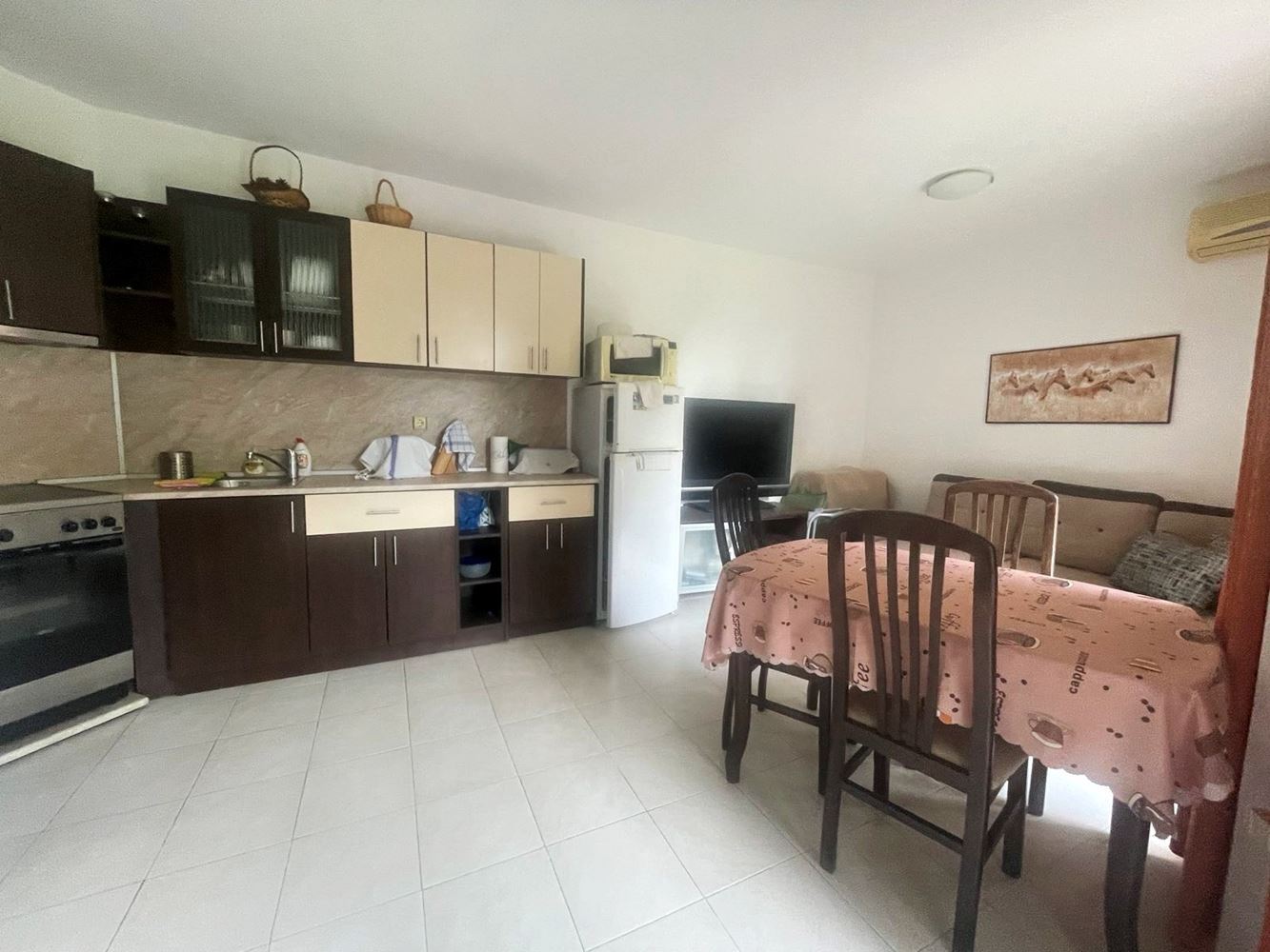 One-bedroom apartment with direct access to the pool in a complex in Sveti Vlas