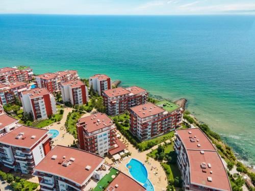 First line in Sveti Vlas – spacious apartment with two bedrooms and excellent infrastructure