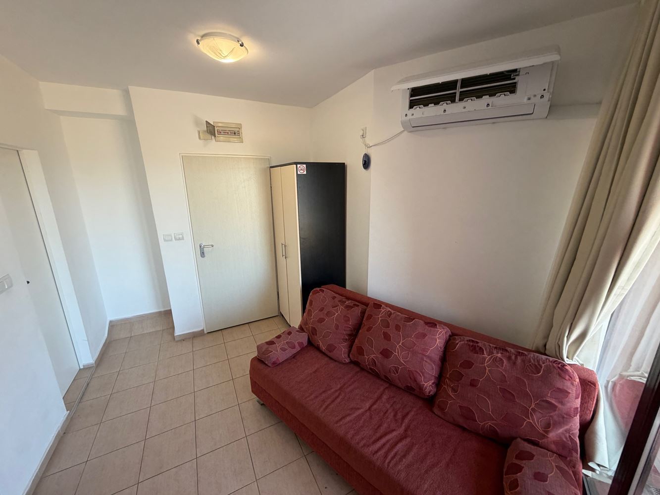 Spacious studio with sea view in a prestigious complex in Aheloy