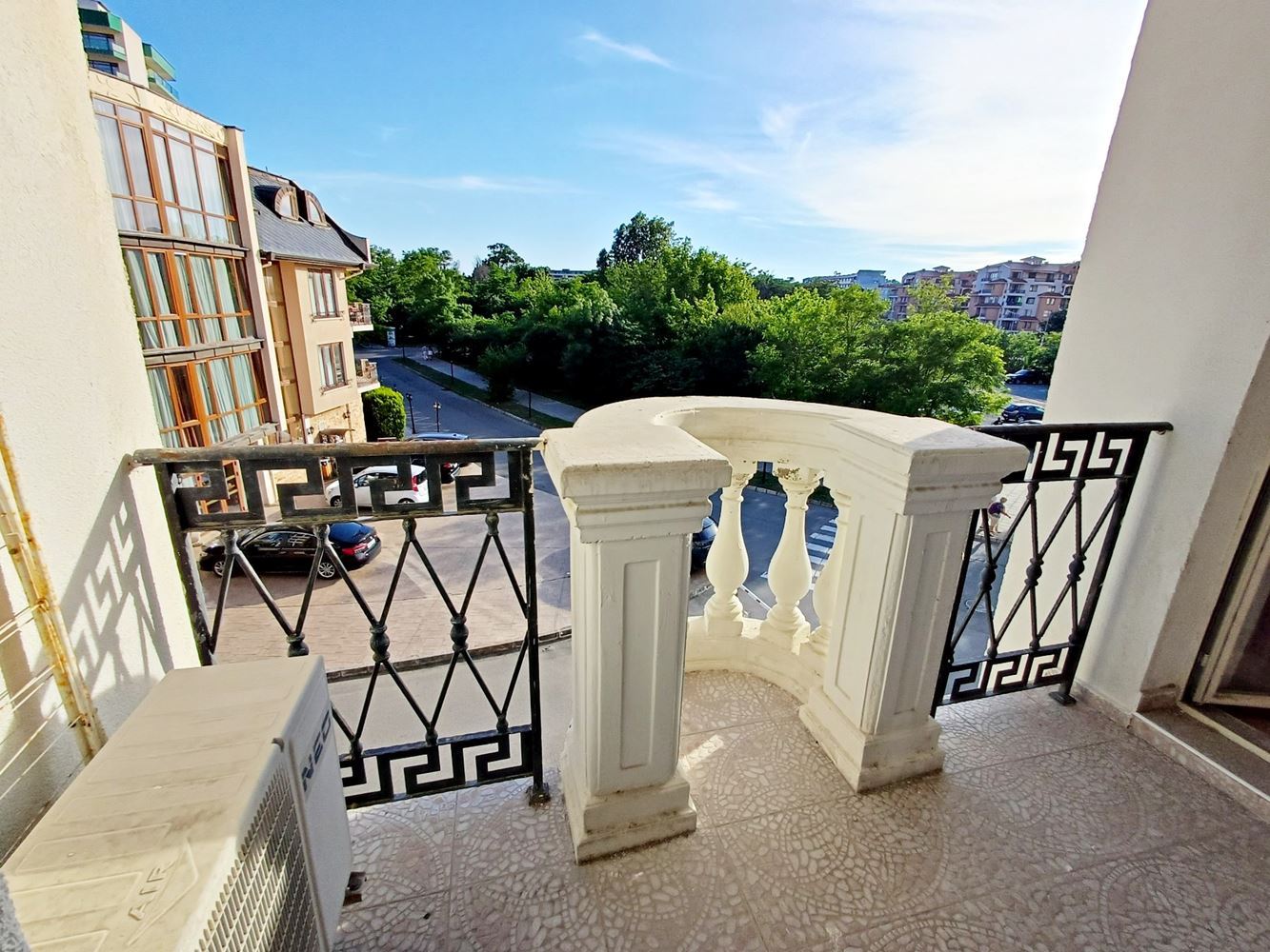 Elegant One-Bedroom Apartment Just 100 Metres from the Beach in a Prestigious Complex in Sunny Beach