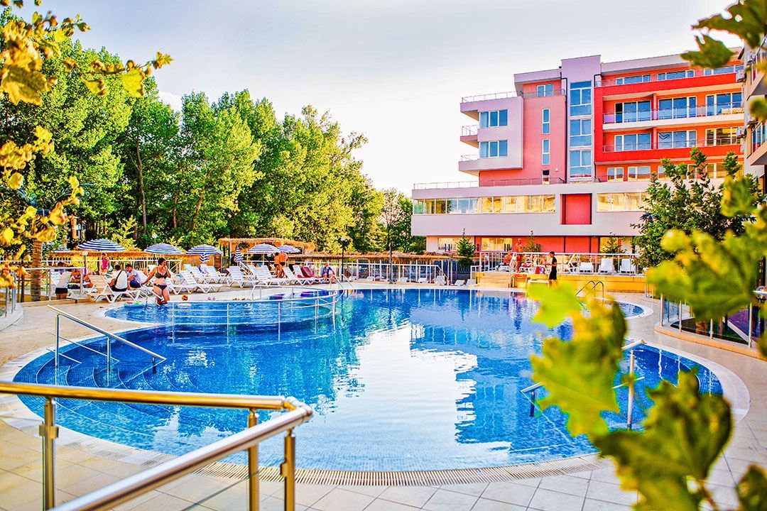 Cozy Studio with Pool View in a Prestigious Complex on the Border Between Nessebar and Sunny Beach