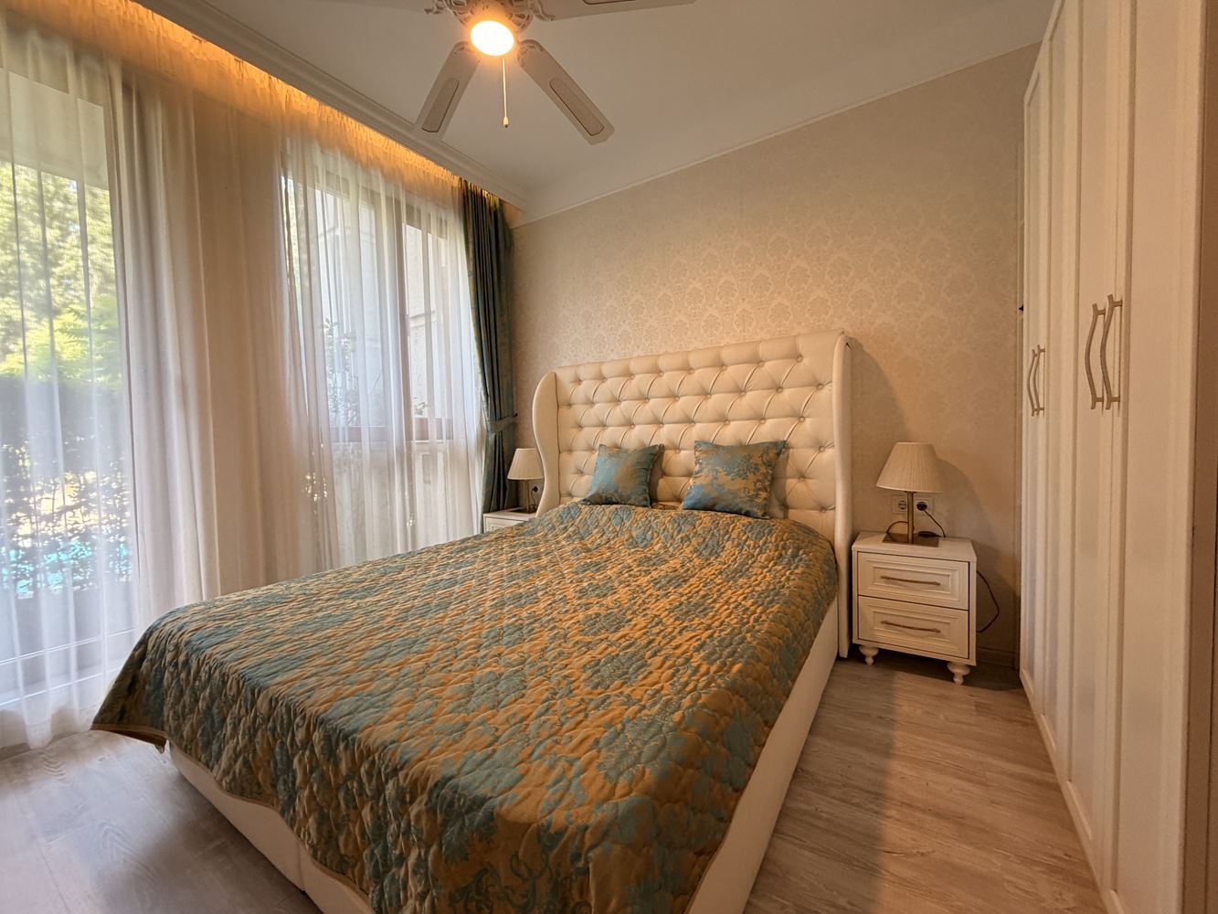 One-Bedroom Apartment with a View of the Park and Swimming Pool in a Prestigious Complex in Sunny Beach
