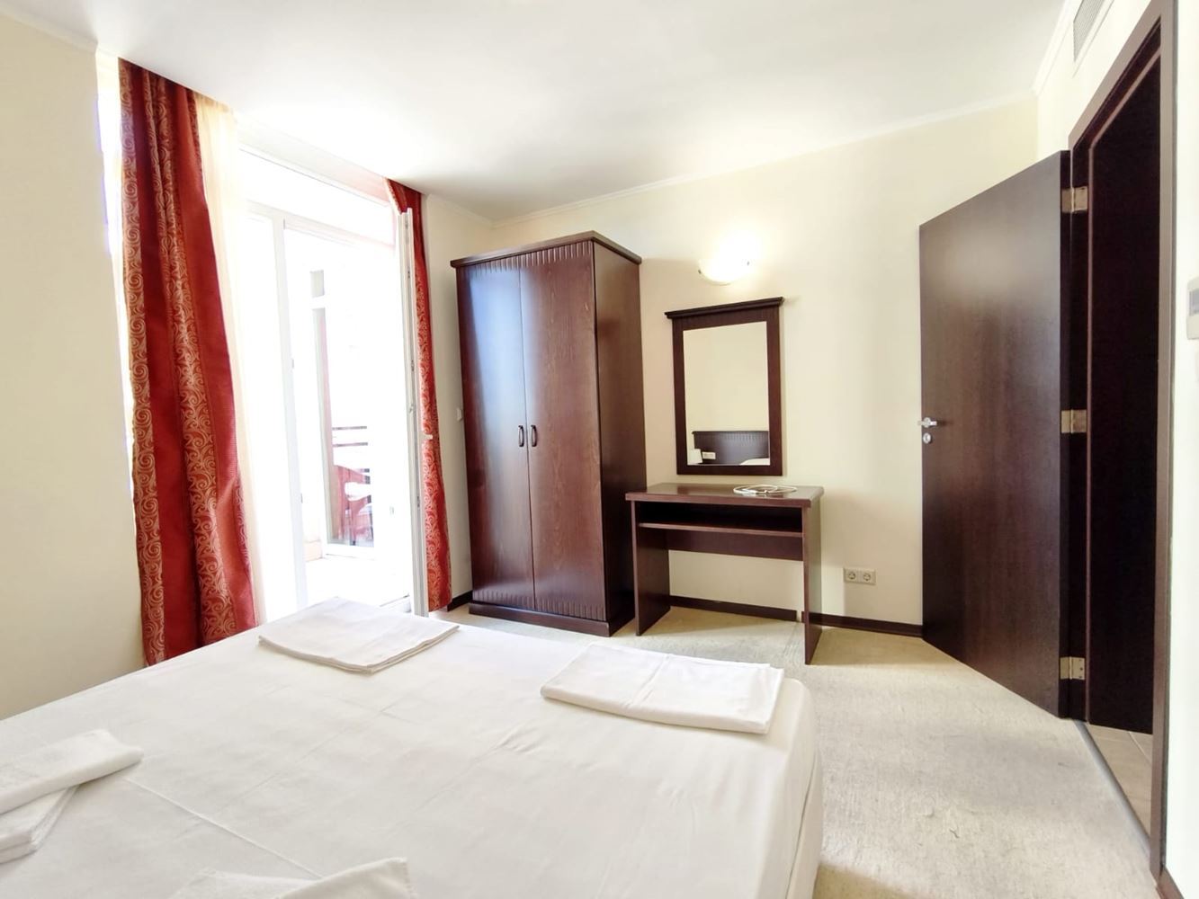 Luxury One-Bedroom Apartment on the First Line in Pomorie – Comfort and Seaside Atmosphere
