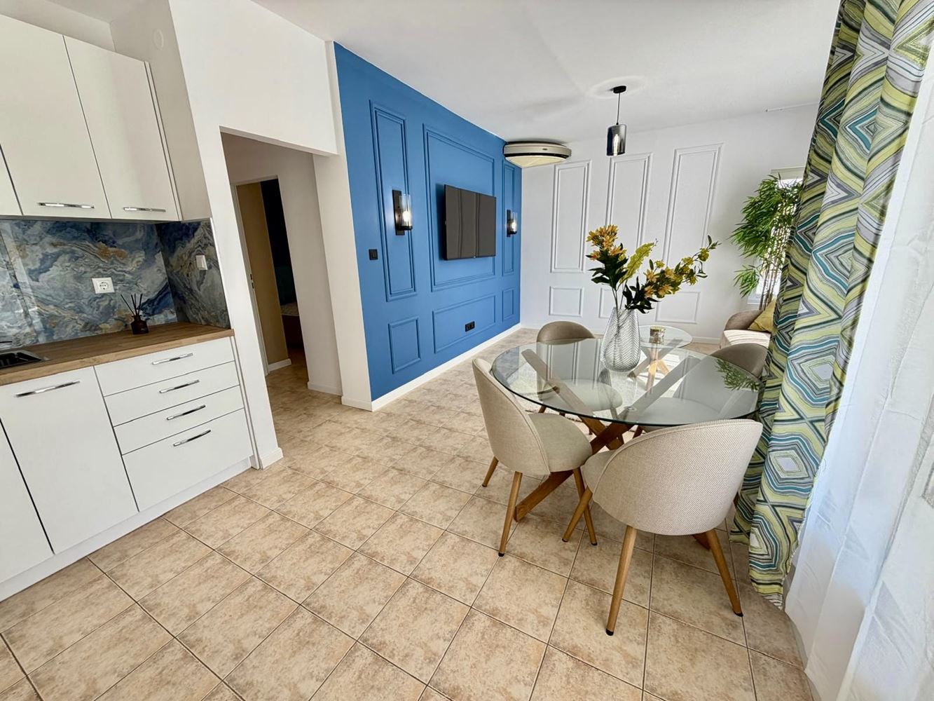 Stylish and Modernly Furnished One-Bedroom Apartment with Pool View in Sveti Vlas