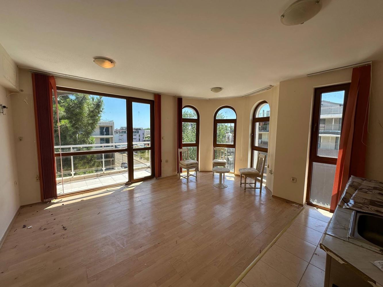 Spacious One-Bedroom Apartment in a Quiet and Green Complex with Swimming Pool in Sunny Beach