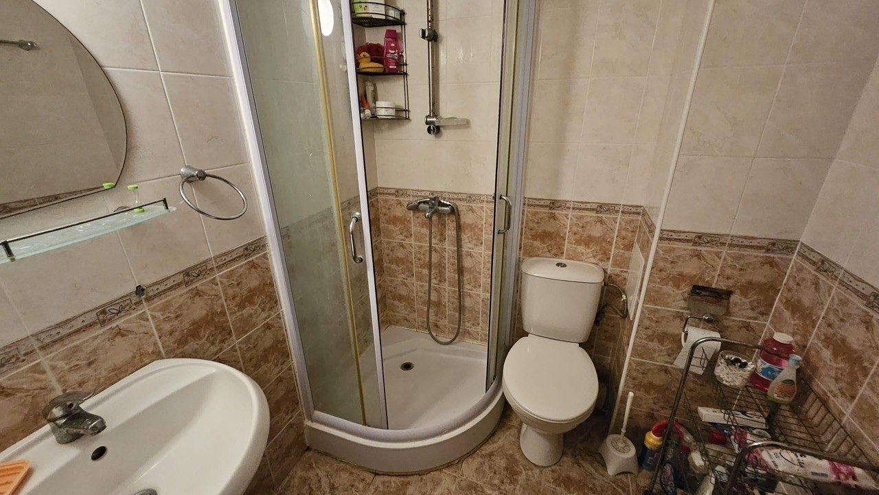 Spacious three-room apartment in Sveti Vlas – only 100 m from the beach and the marina