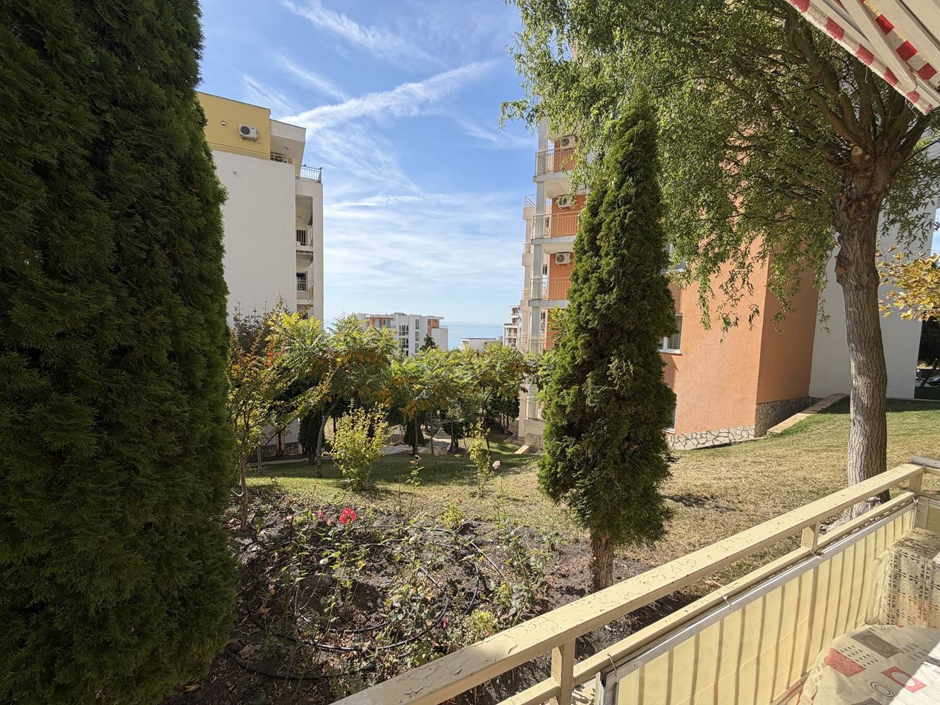 One-Bedroom Apartment with a Spacious Terrace and Sea View in Sveti Vlas – 300 Metres from the Beach