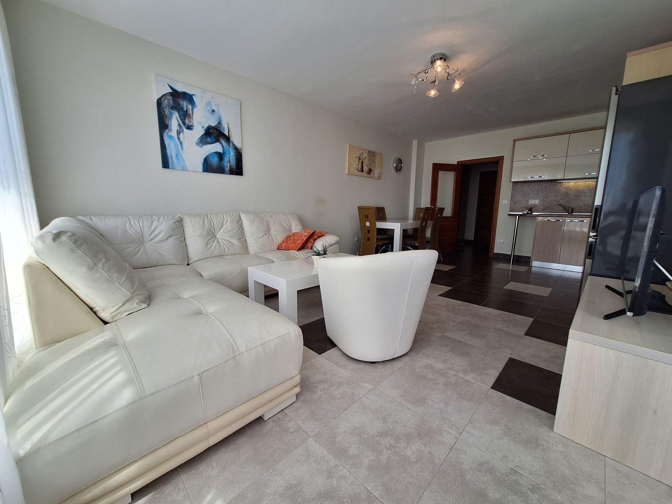Spacious two-bedroom apartment with parking space only 200 meters from the sea in Sveti Vlas