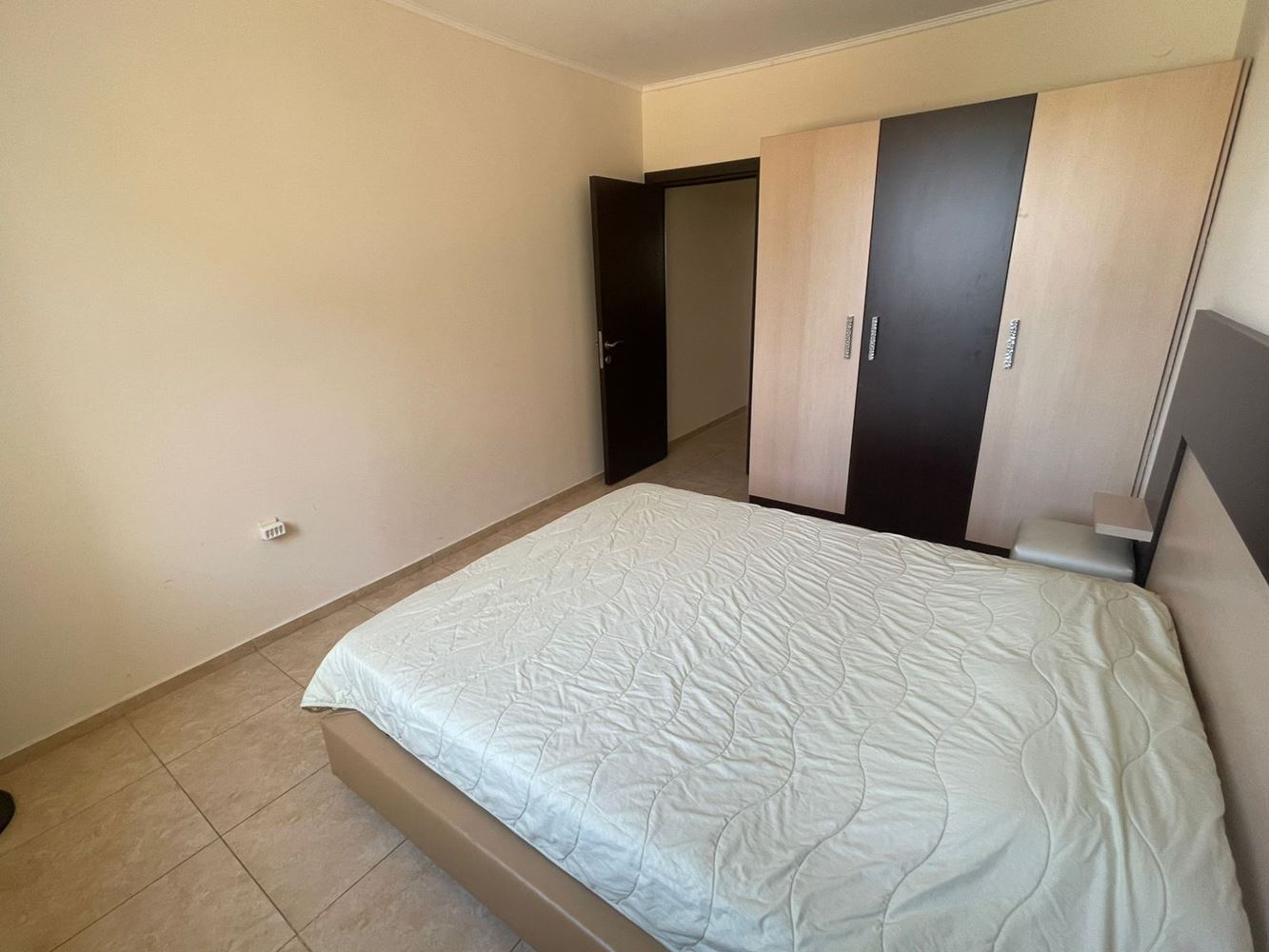 Stylish three-room apartment on the ground floor with a pool view – only 300 meters from the sea in Nessebar