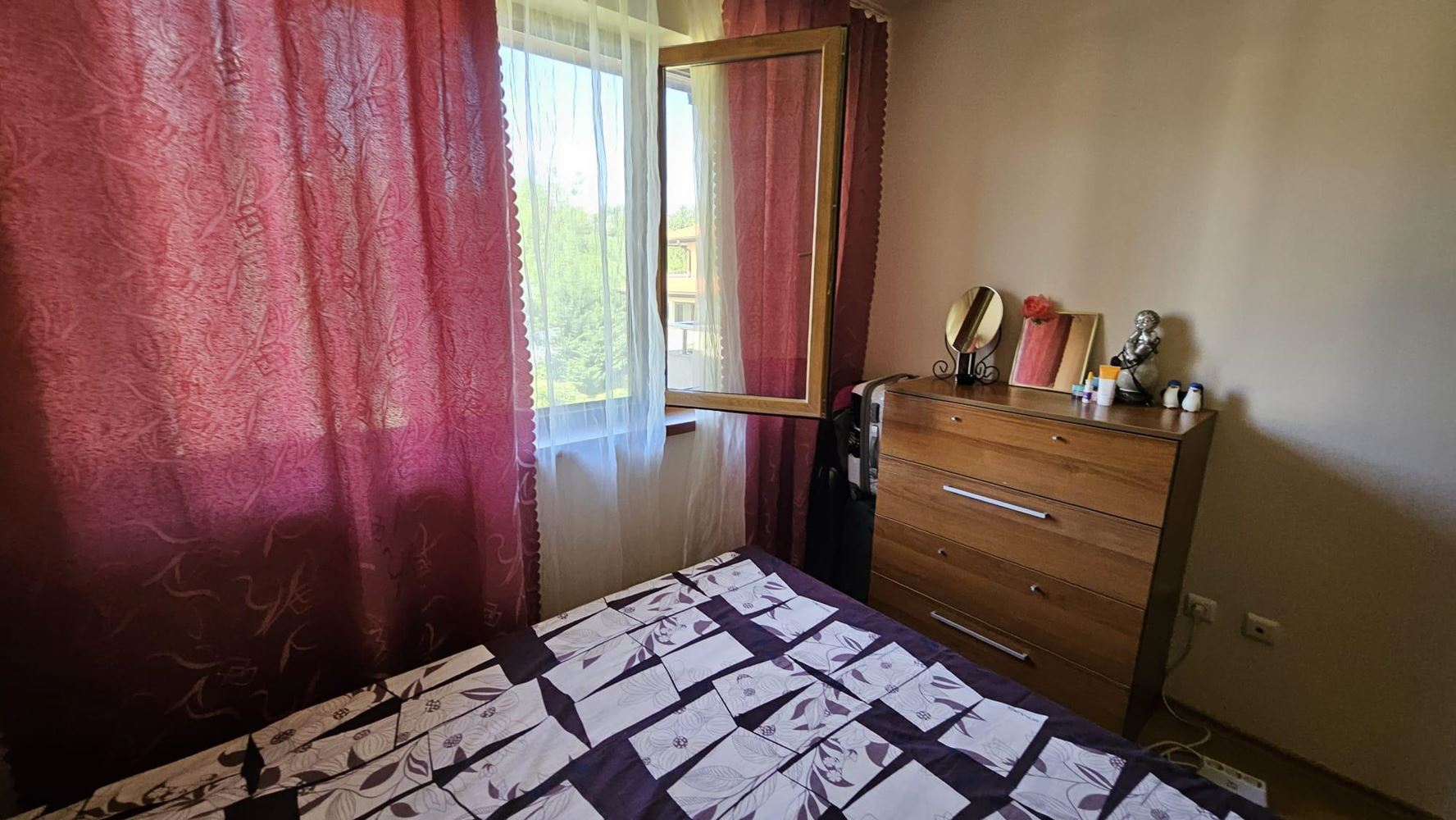 Sea panorama and comfort just 100 meters from the beach! Furnished one-bedroom apartment in a complex in Byala