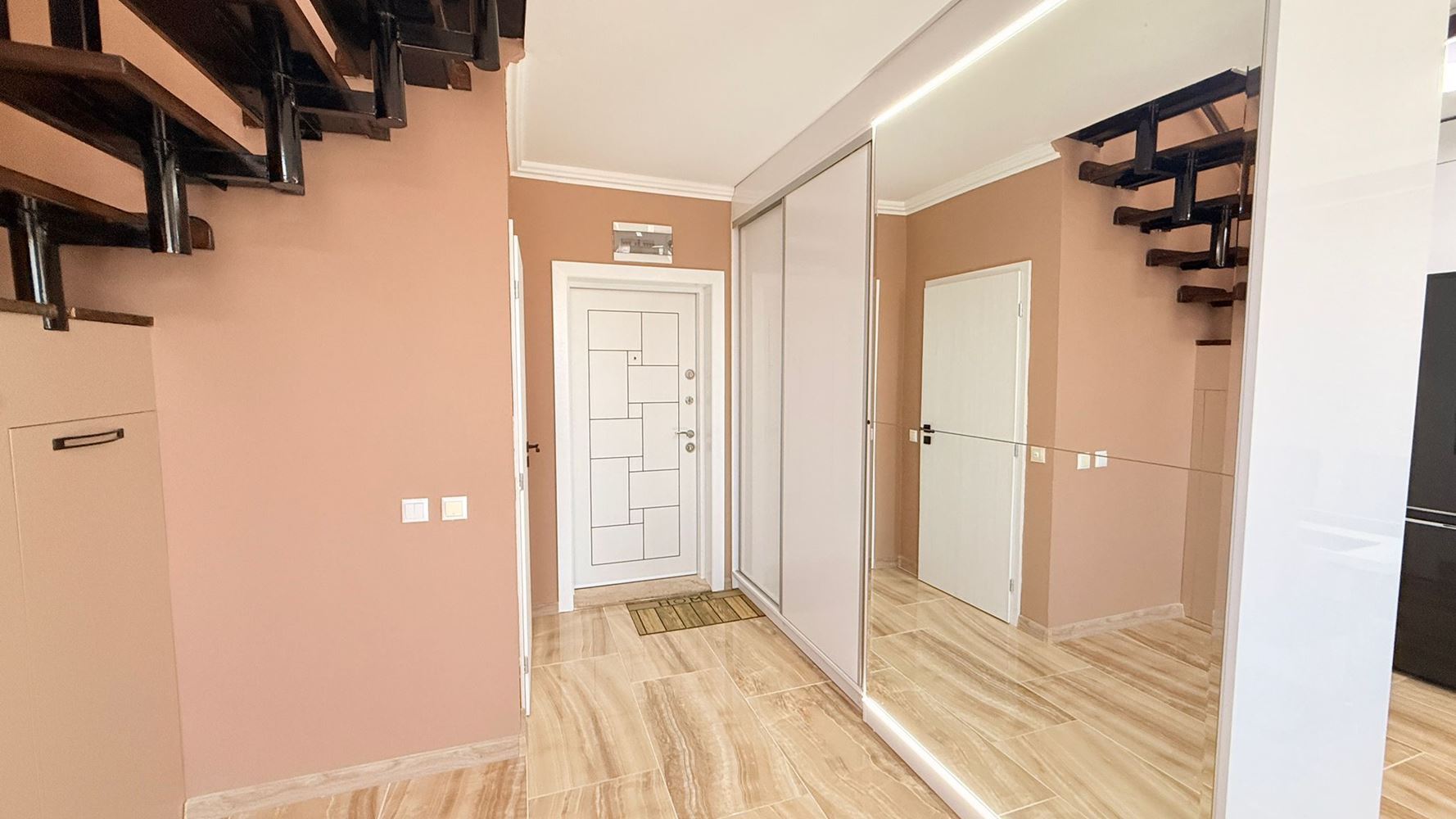 Luxury three-bedroom duplex in the heart of Sunny Beach – space, style and comfort on two levels