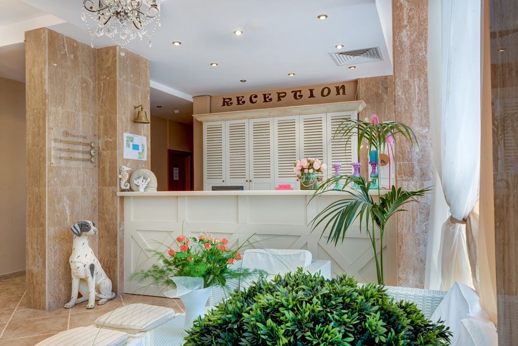 Furnished studio with panoramic terrace and pool view in Sunny Beach – comfort and SPA amenities all year round