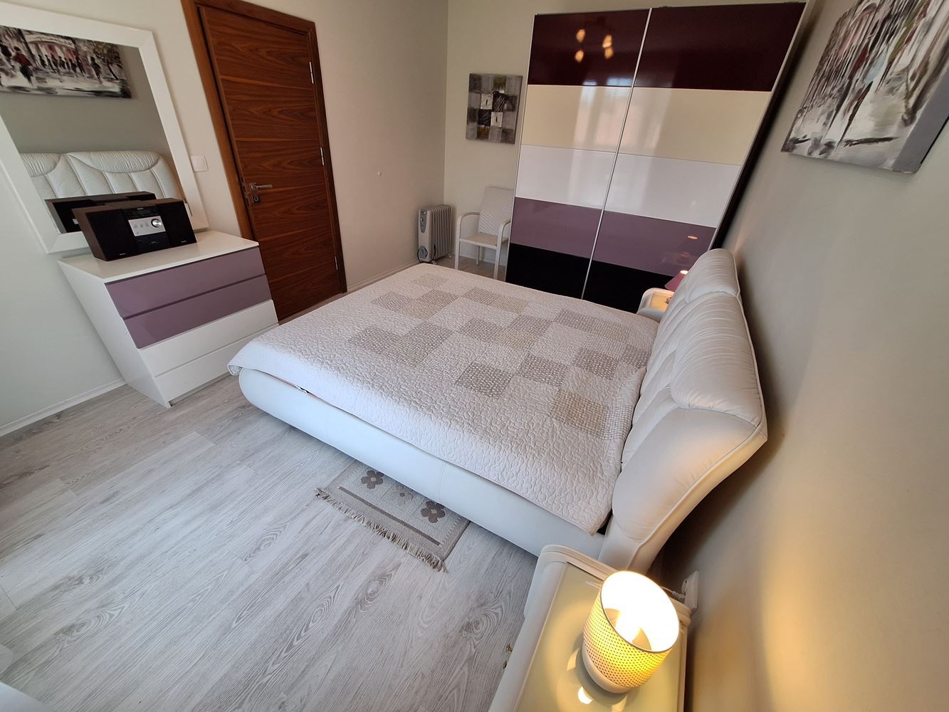 Spacious two-bedroom apartment with parking space only 200 meters from the sea in Sveti Vlas