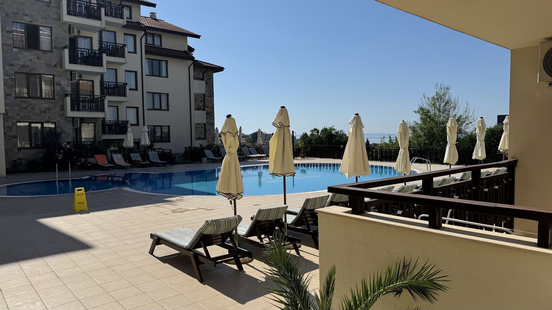 Spacious Two-Bedroom Apartment with Sea View and Low Maintenance Fee in Sveti Vlas