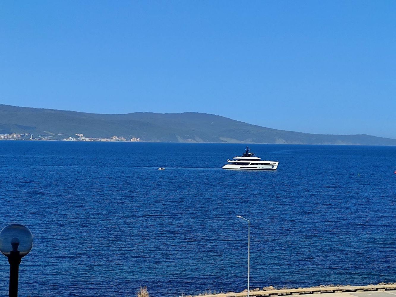 Beachfront Property in Nessebar – One-Bedroom Apartment with Direct Sea View, Ready to Move In