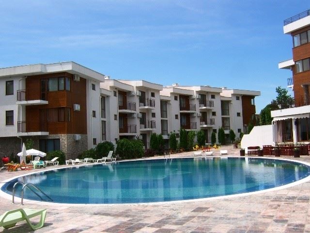 Panoramic Two-Bedroom Apartment Just Steps from the Beach in Elenite with Incredible Bay View