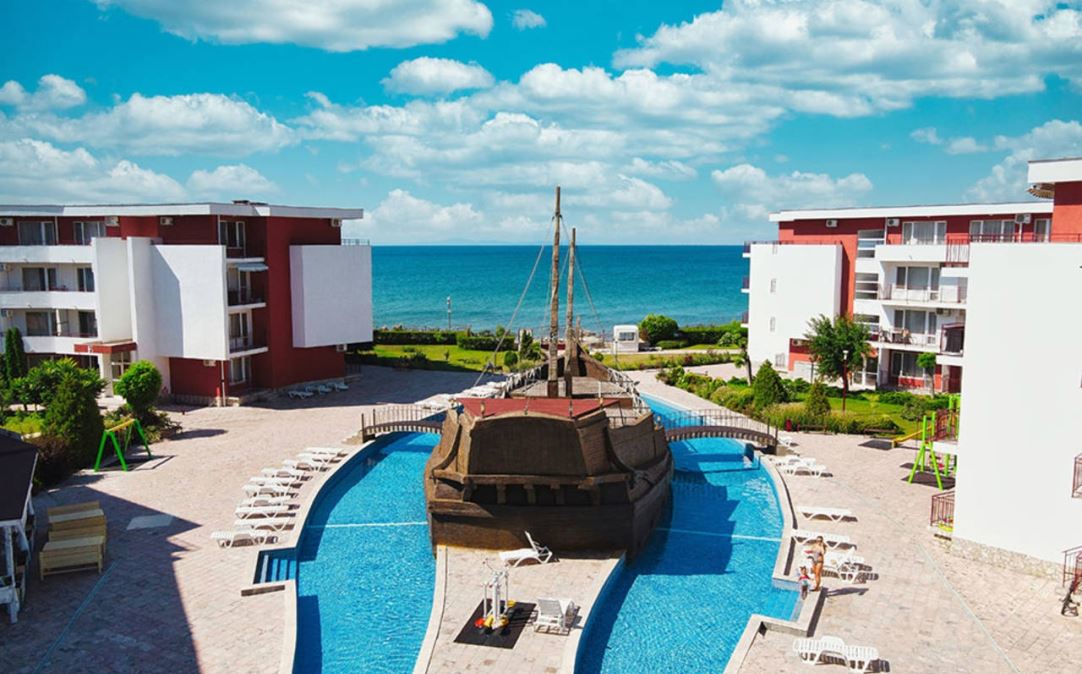 Two-bedroom apartment with sea view on the first line in Elenite – comfort, nature, and tranquility