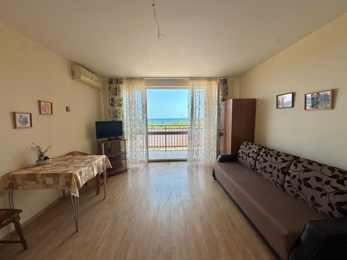 Furnished Studio with Panoramic Sea View in Ravda, Just 50 Meters from the Sea