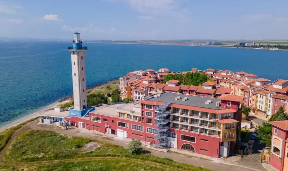 Stylish Studio with Excellent Amenities on the First Sea Line in Aheloy – Ready for Your Seaside Home