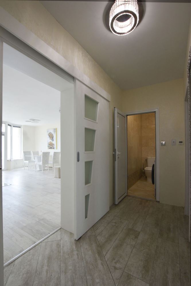 Luxury two-bedroom apartment with sea view on the first line in Ravda – 114 m², two terraces, and full comfort