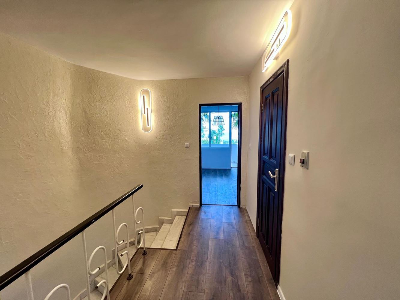 First-line sea property in Ravda – two-bedroom maisonette with sea view and private parking space