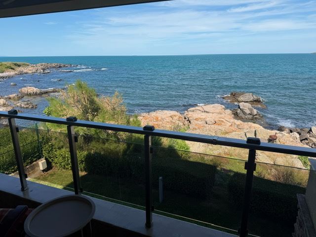 Spacious Apartment with 2 Bedrooms on the First Sea Line with Frontal Panoramic Sea View