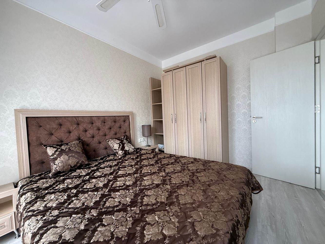 One-Bedroom Apartment in a Luxury Complex in Sunny Beach with Impressive Swimming Pools and Relaxation Areas